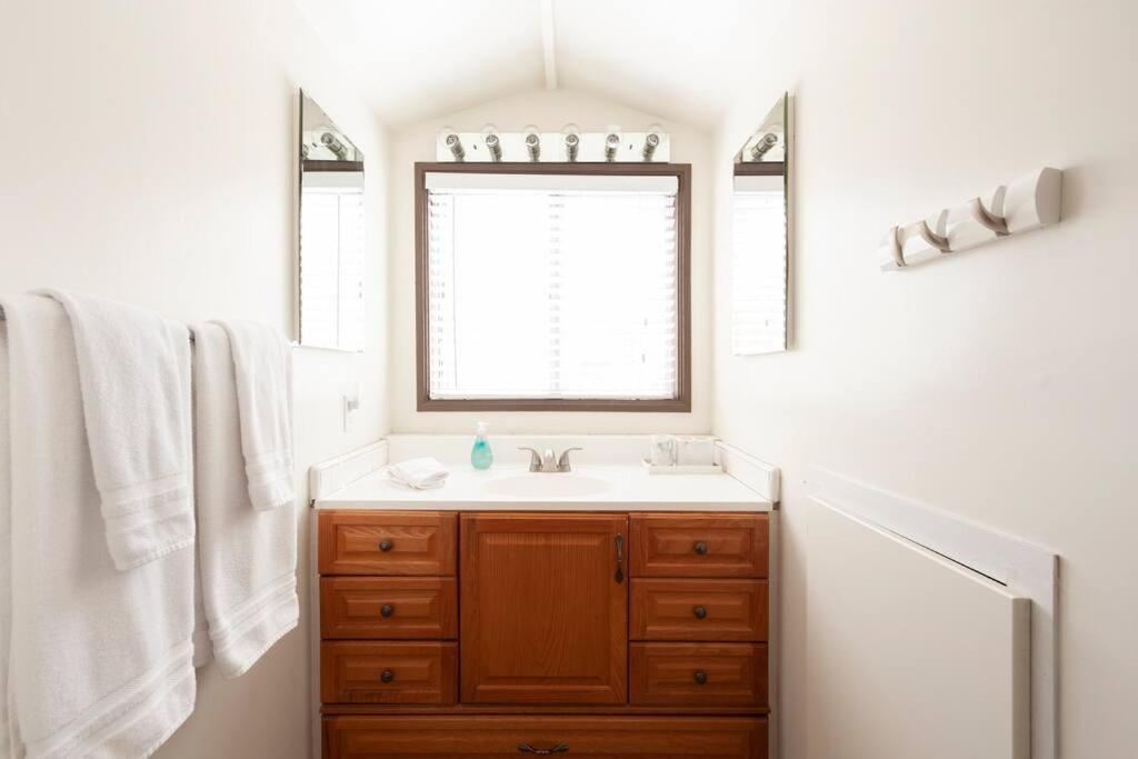 30 Pct Off!! Limited Time! Malibu Serene Cottage With King Bed, Near Beach & Hiking Trails & Central Malibu Eksteriør billede